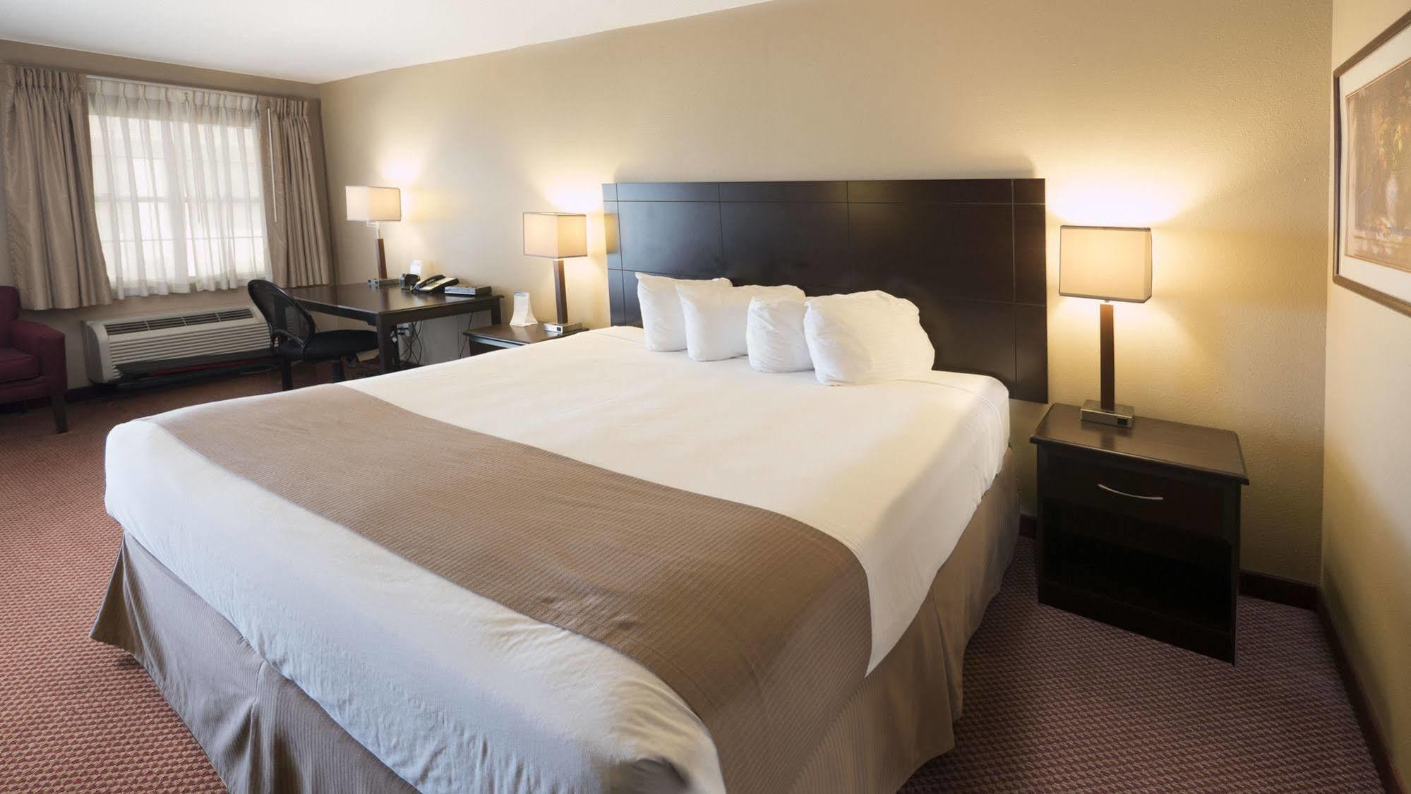 Moberly Inn & Suites Eksteriør billede