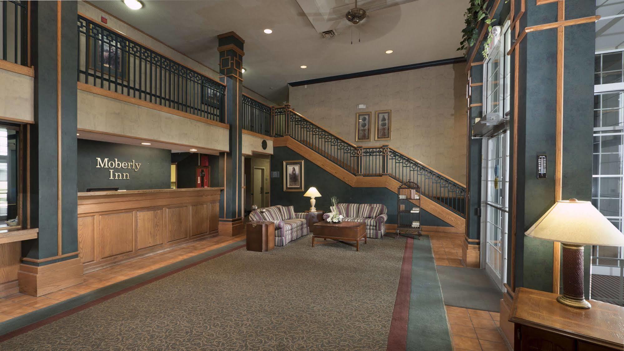 Moberly Inn & Suites Eksteriør billede