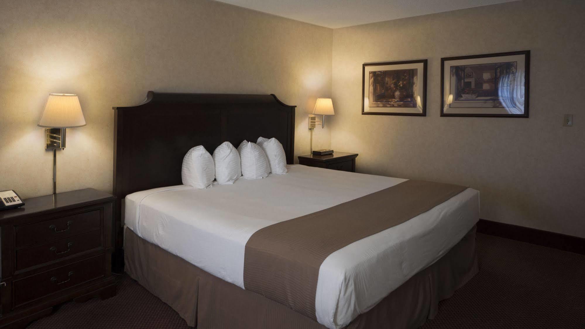 Moberly Inn & Suites Eksteriør billede